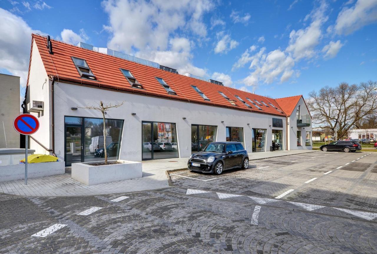 Penzion Elements Trnava Ngoại thất bức ảnh